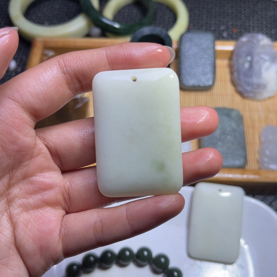 未镶嵌和田玉珠宝半成品伊**仓