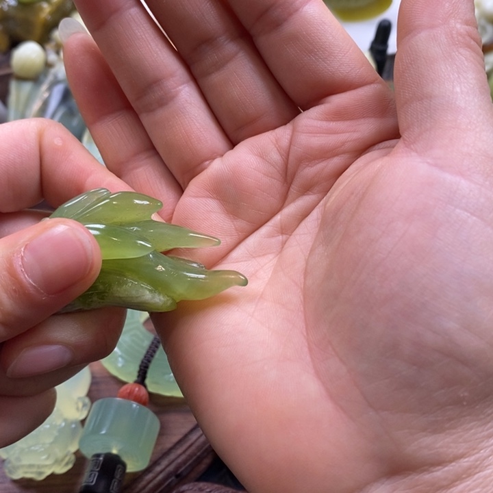 星***空蛇纹石玉未镶嵌手把