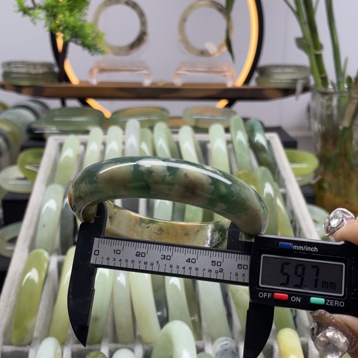 蛇纹石玉未镶嵌手镯257