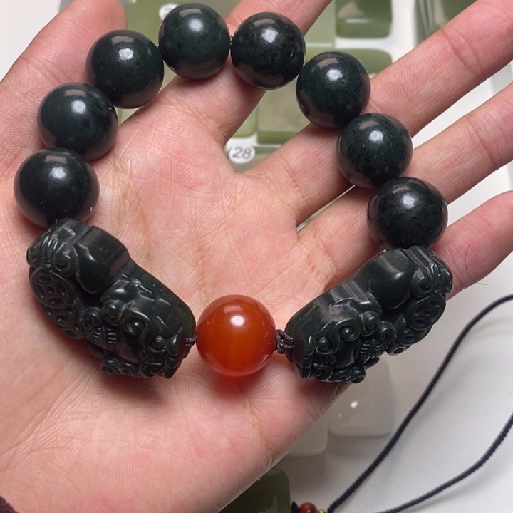 和田玉颈饰未镶嵌