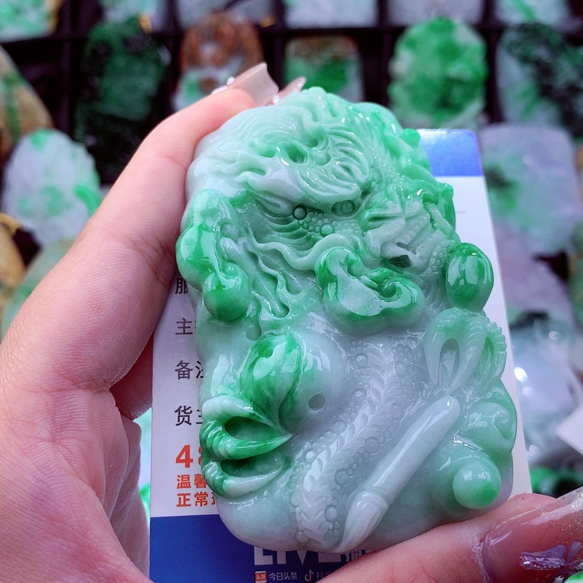 【闪购商品】翡翠颈饰未镶嵌挂件