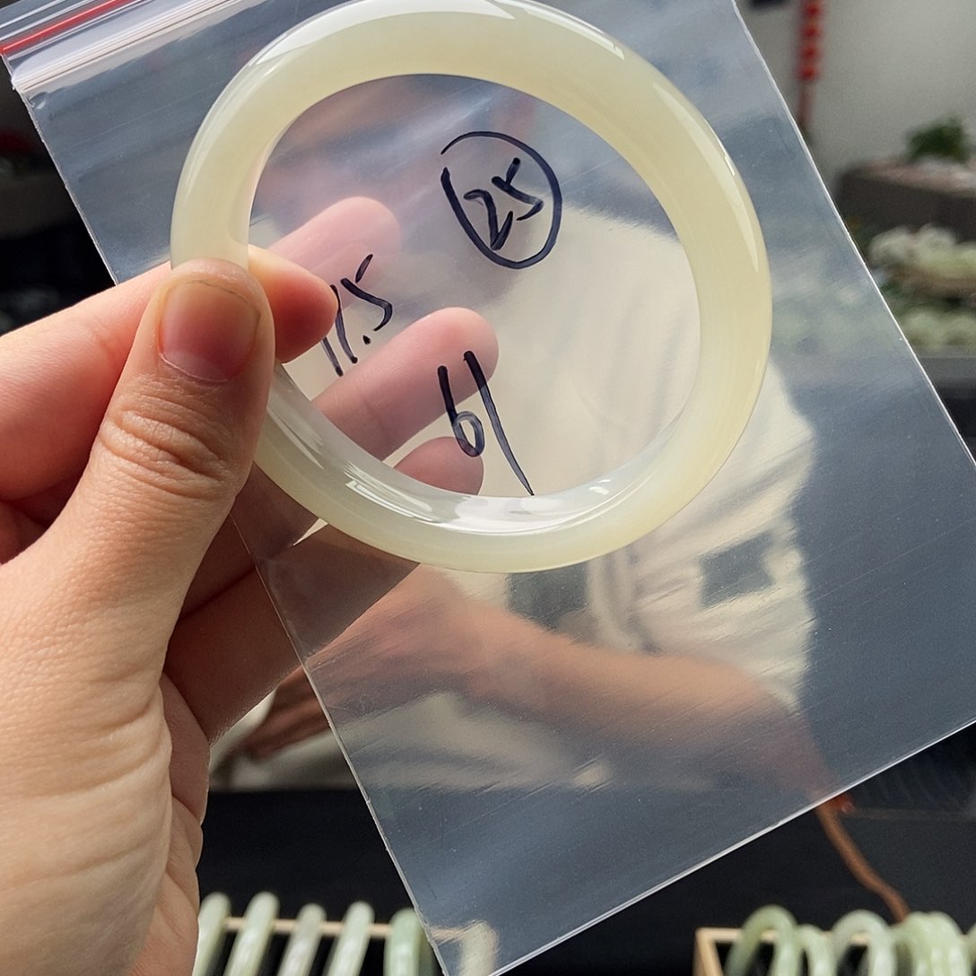 和田玉颜色多样性发拍一发一未镶嵌