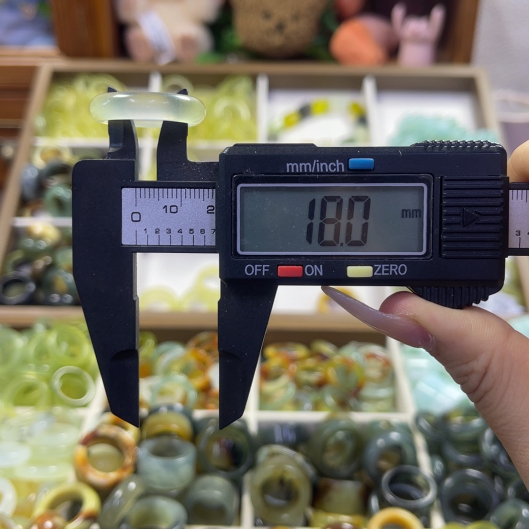 蛇纹石玉未镶嵌手镯31