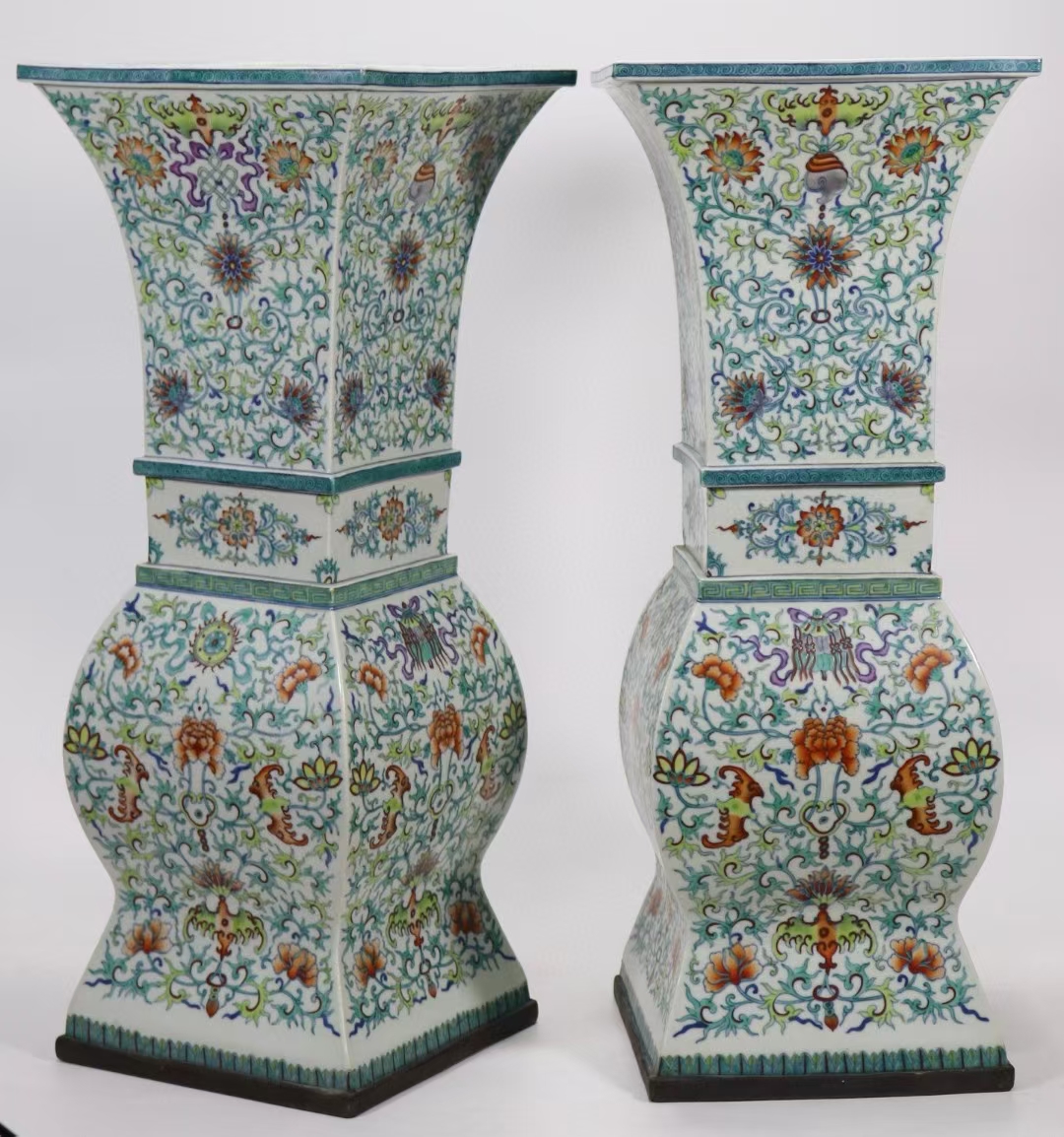 【重器】斗彩八宝图纹四方香镶器一对，