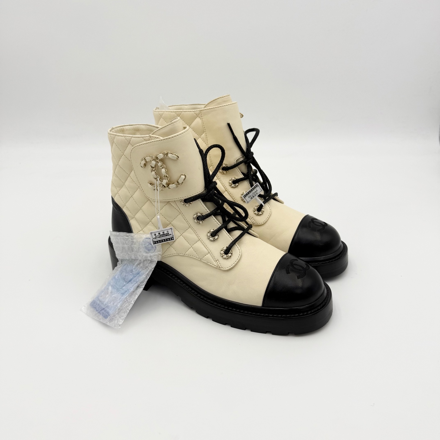 99新 Chanel/香奈儿 香奈儿/39码/奶白色双c拼接短靴/99新/pp0730