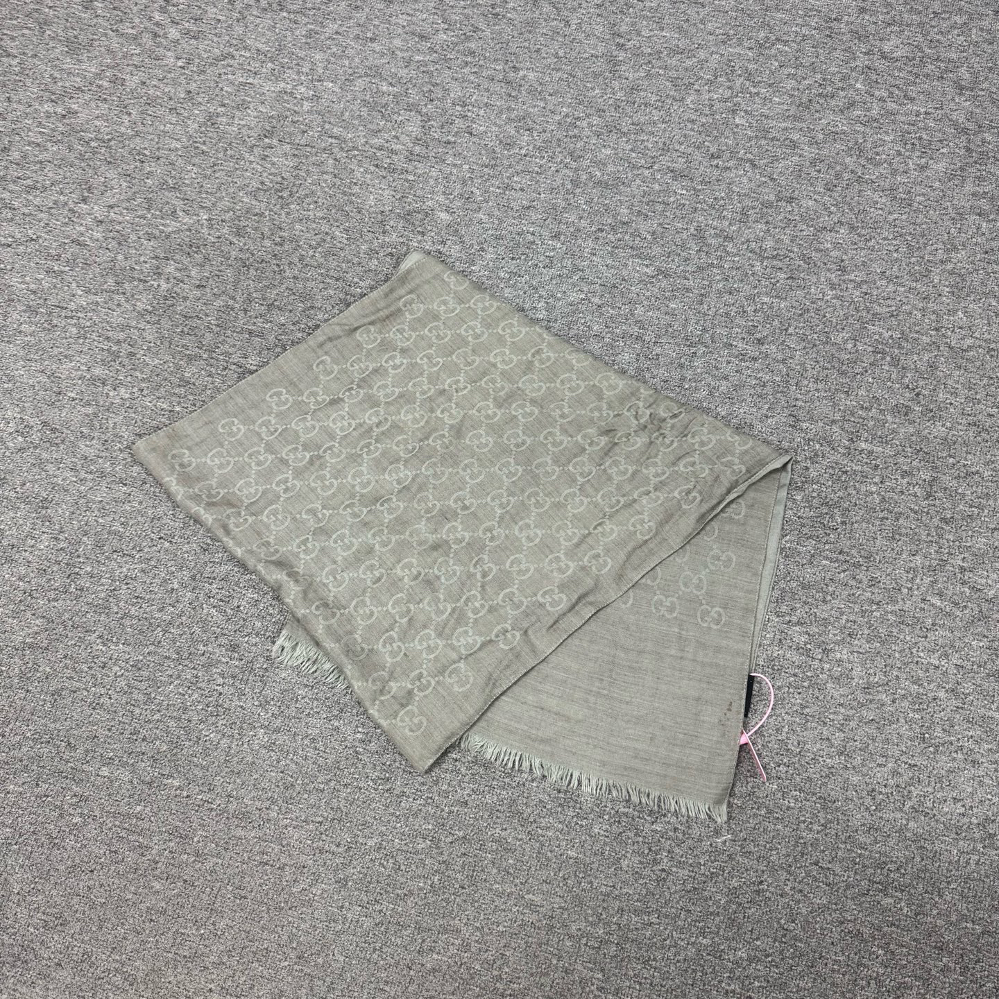 99新 AMIPARIS Gucci 满印围巾