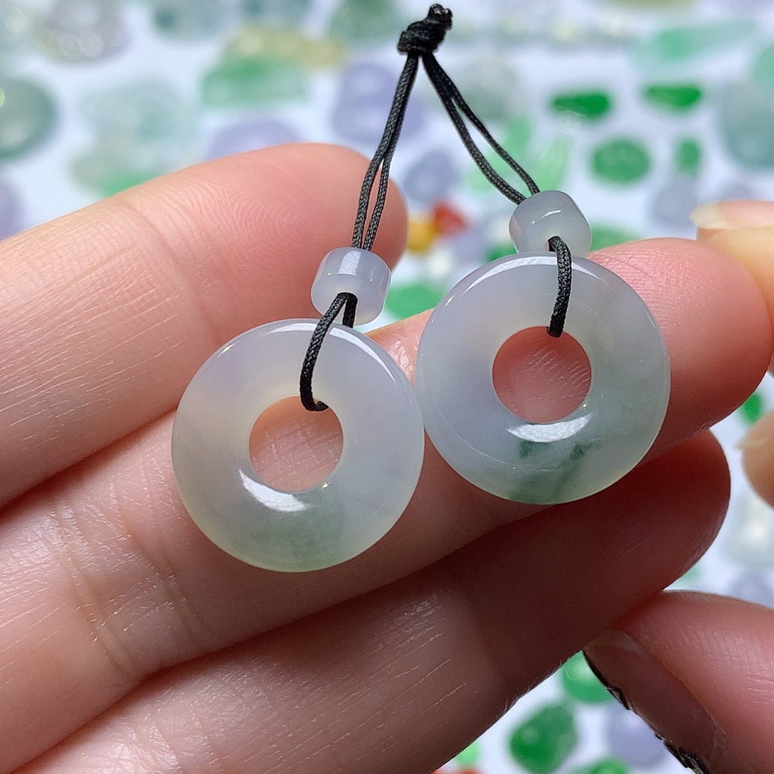 翡翠未镶嵌颈饰甜甜圈