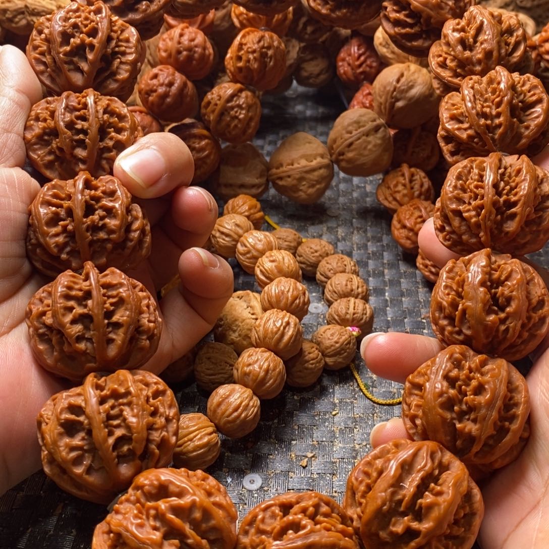 娃***哈文玩核桃吊坠粗筋八棱