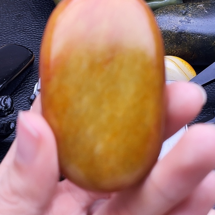 和田玉未镶嵌车挂