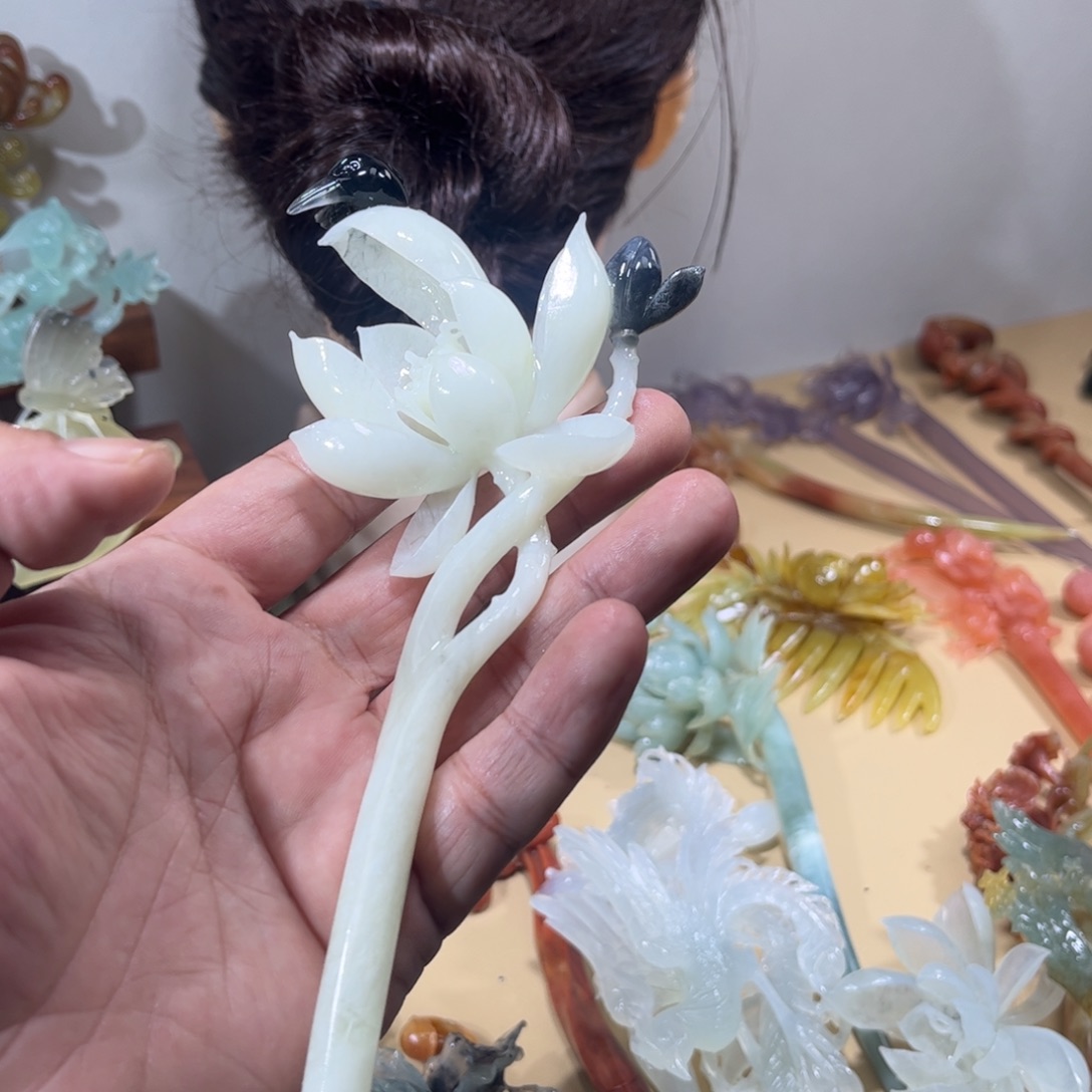 居***安蛇纹石玉未镶嵌发簪