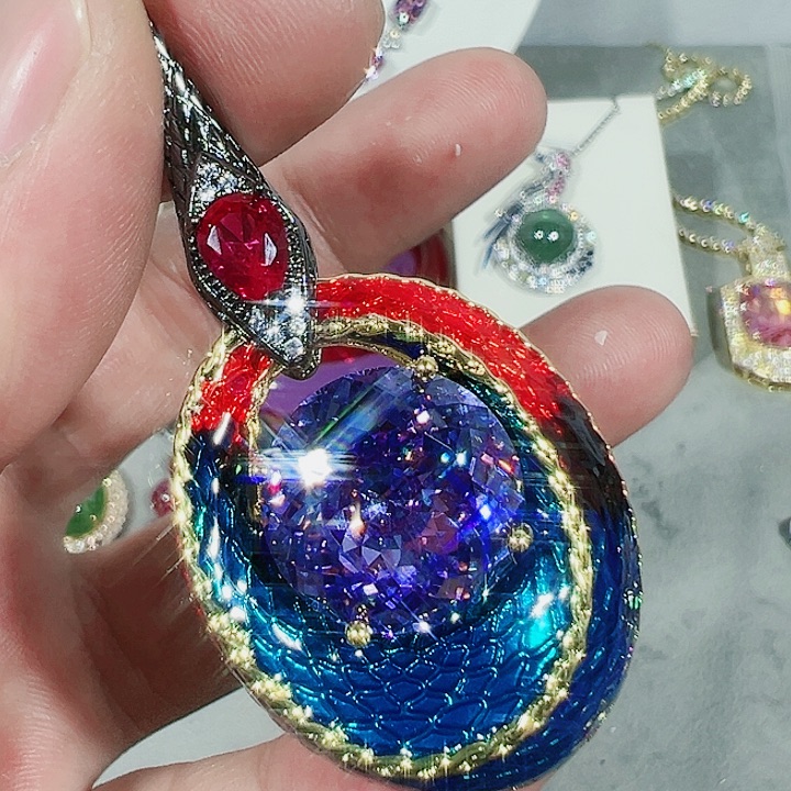 红宝石颈饰未镶嵌