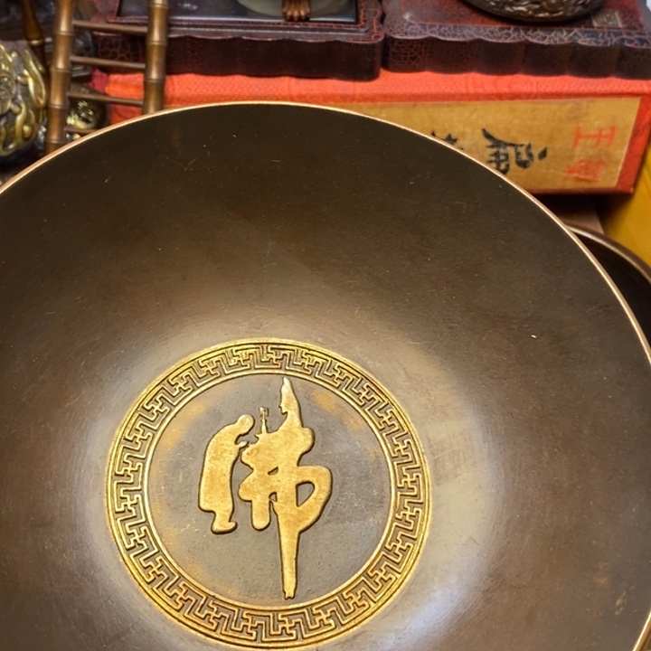 铜器摆件做工精良