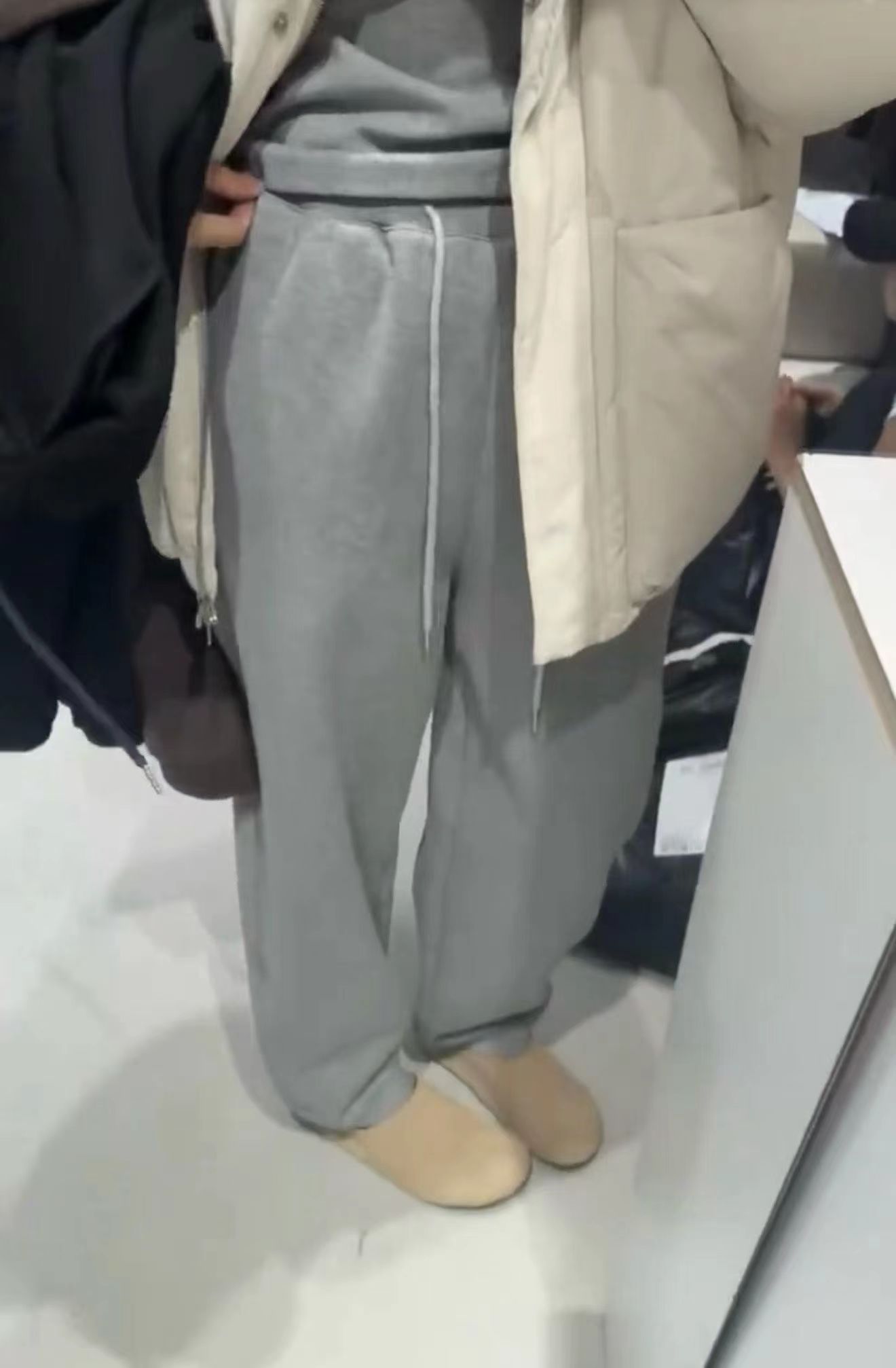 冬日加绒版型 肯豆风剪裁卫裤 自带暖意