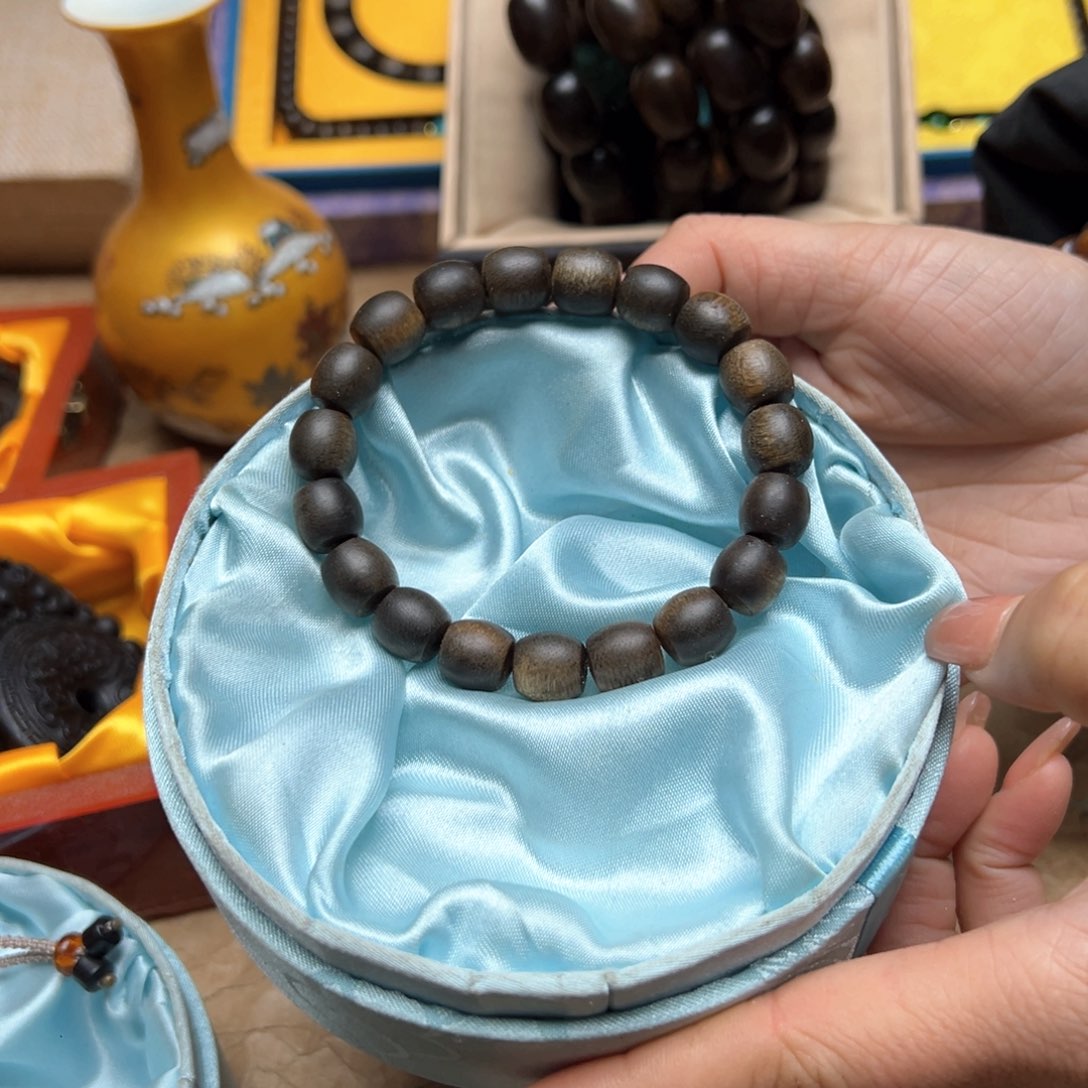 大叶紫檀（黑酸枝木类）