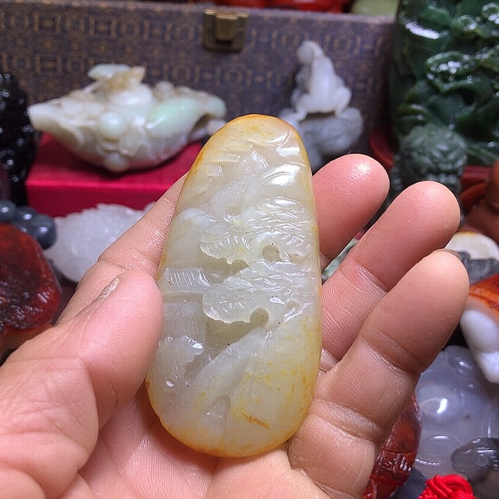 未镶嵌和田玉（糖玉）挂件