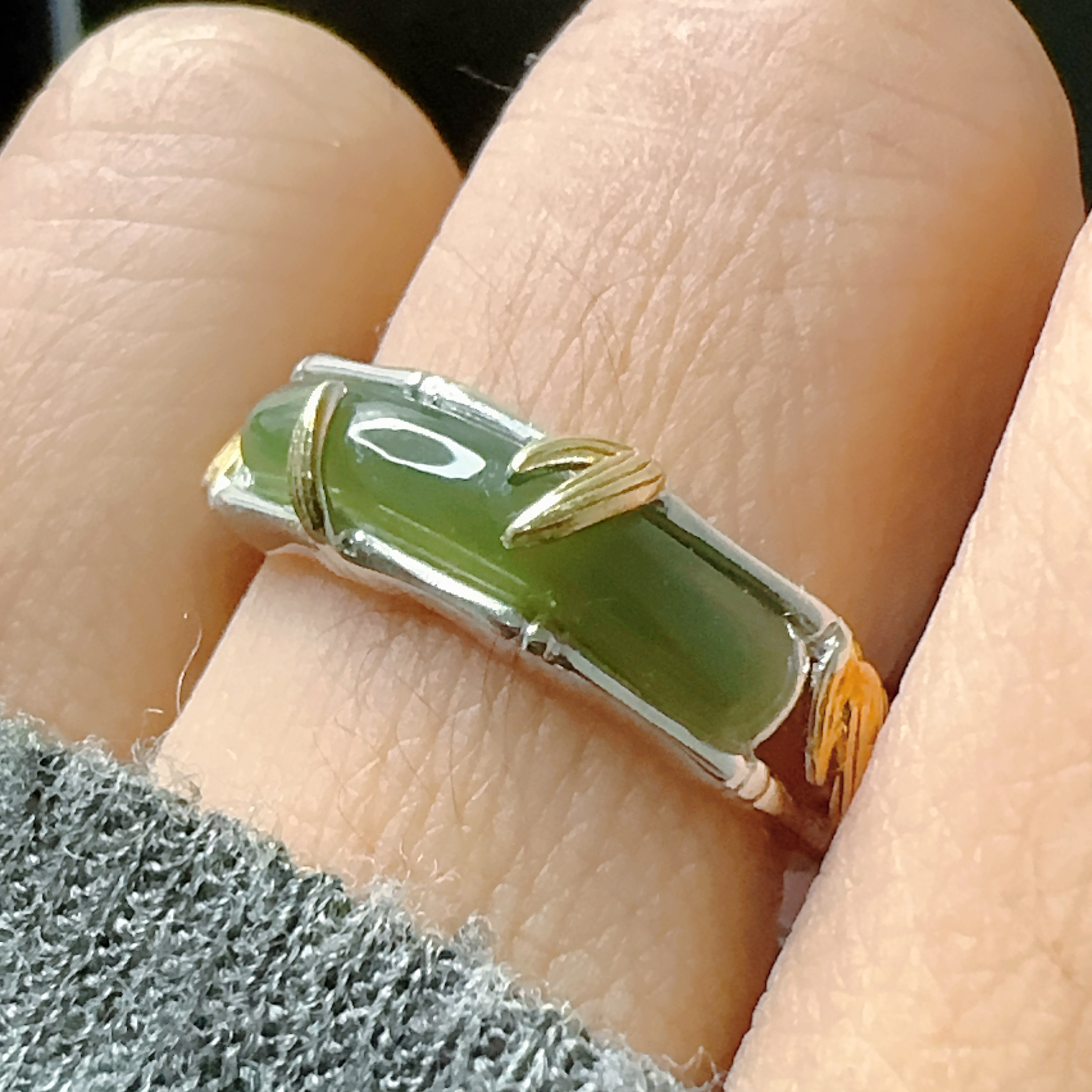 s925银金色节节高升竹节青玉戒指