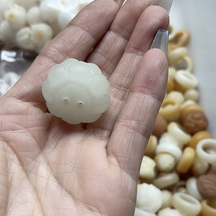 白玉菩提吊坠精品夜光宝莲灯一颗