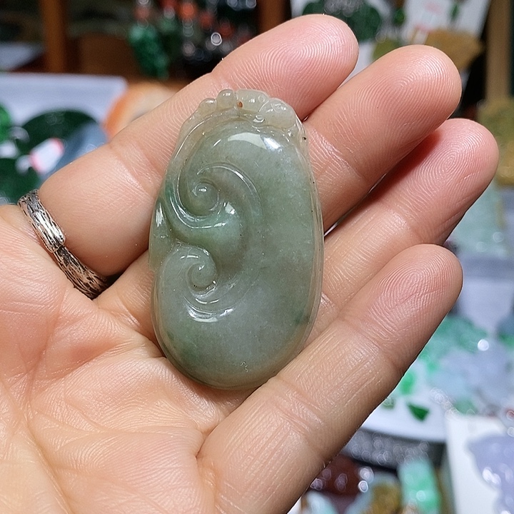 翡翠未镶嵌吊坠(赠链)