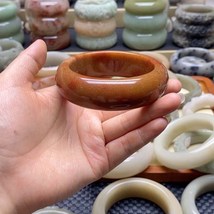 石英岩玉手镯未镶嵌