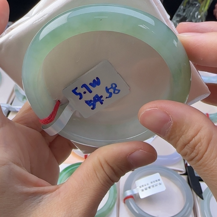 未镶嵌手镯翡翠翡翠手镯