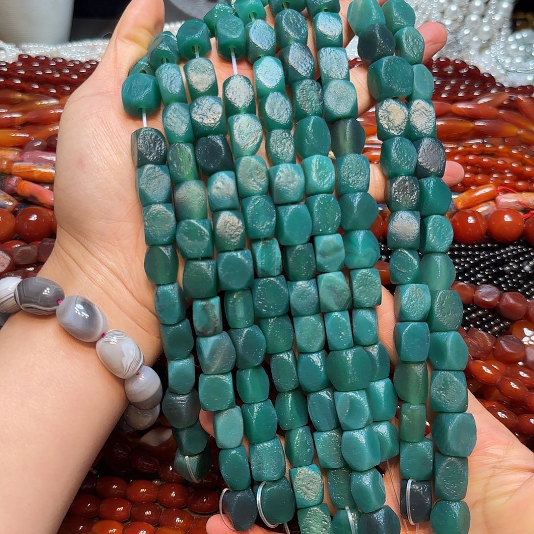 玛瑙/玉髓合金珠宝半成品11mm绿玛瑙八棱橘皮一条