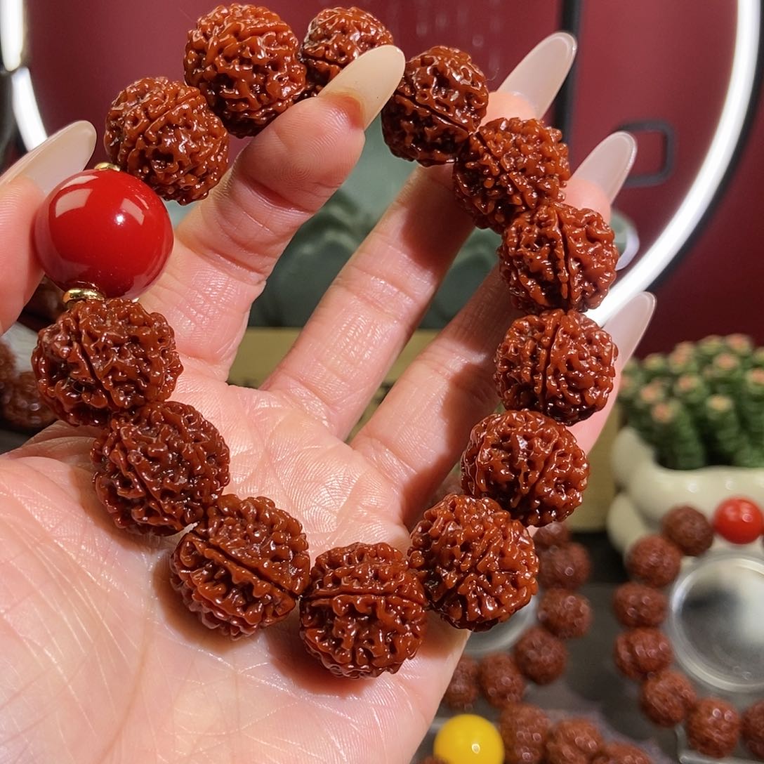 金刚菩提吊坠620红。