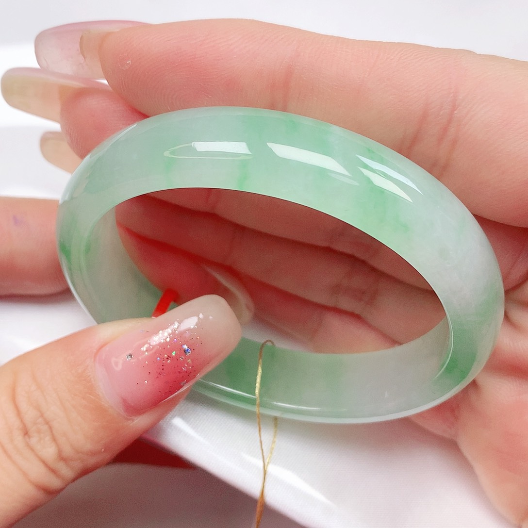 翡翠手镯未镶嵌抖音668