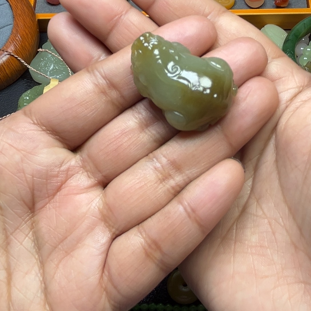 和田玉（糖玉）颈饰未镶嵌