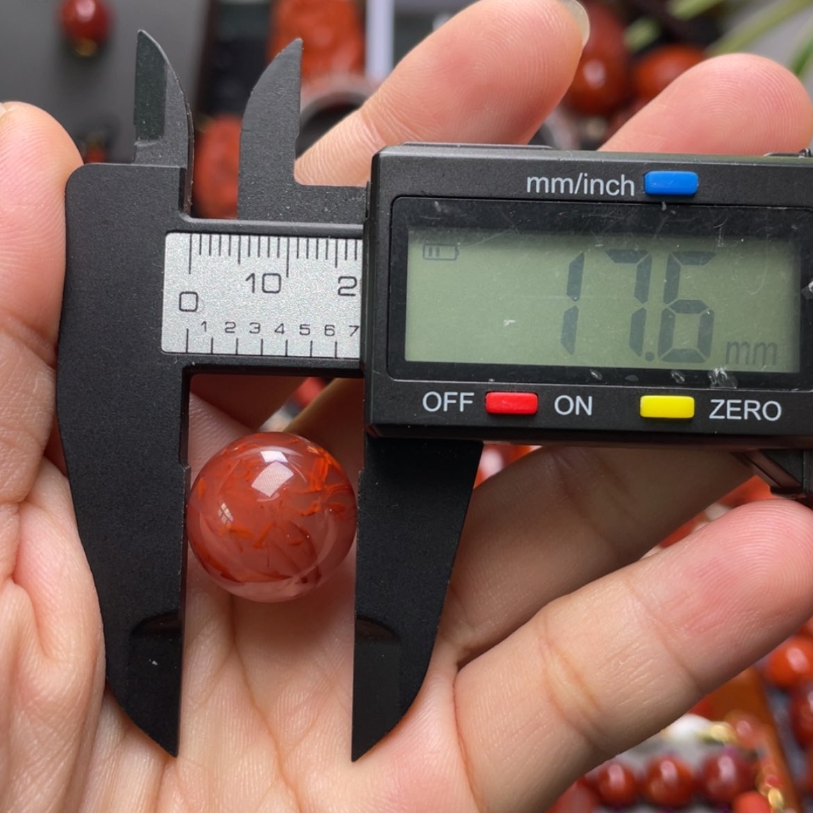 【闪购商品】未镶嵌飘花圆珠17mm南红玛瑙