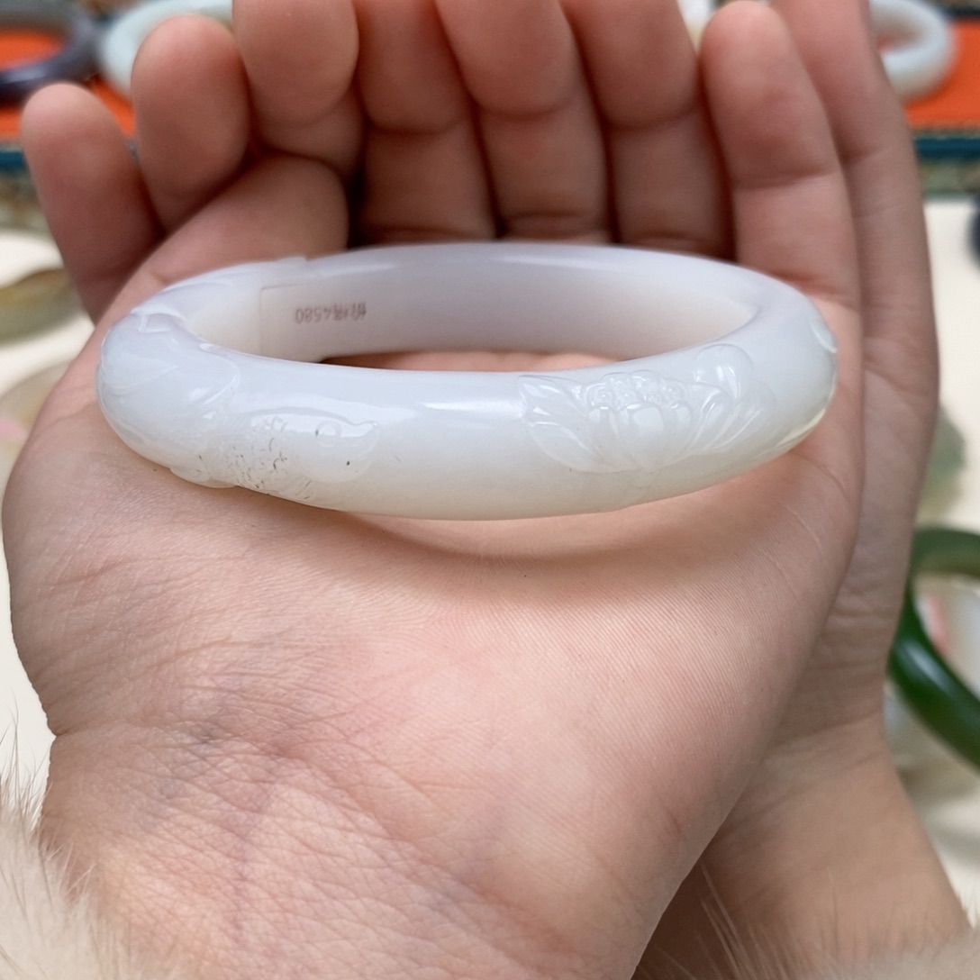 和田玉手镯  未镶嵌小***