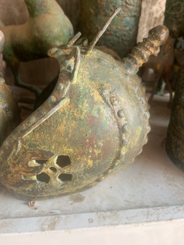 商代人面头盔造型青铜器影视道具古玩收藏展览艺术品