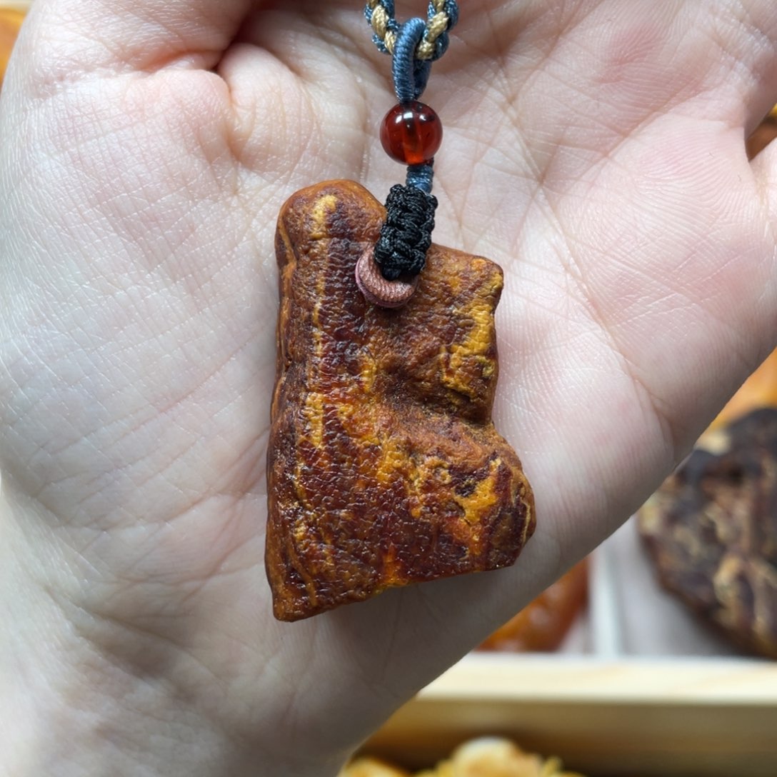 琥珀珠宝奇石未镶嵌