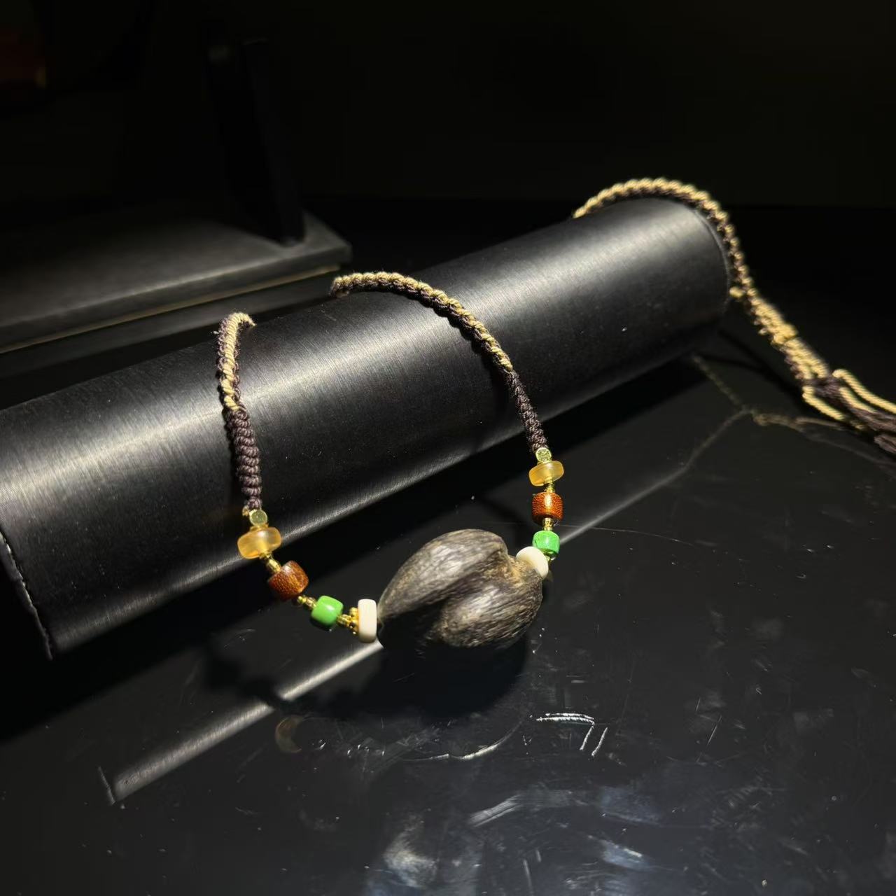 【皇后甄选】沉 随型单珠项链