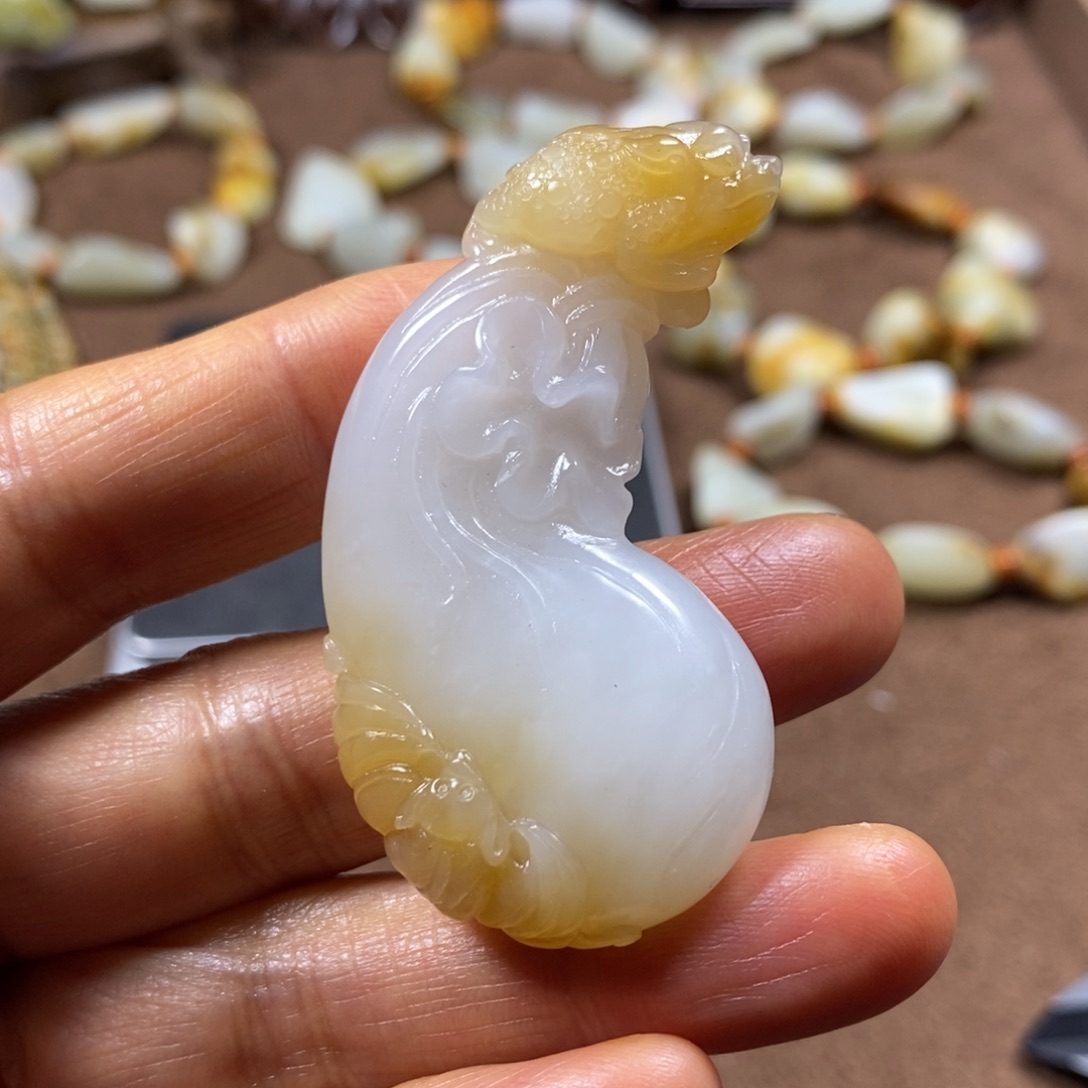 和田玉未镶嵌挂件