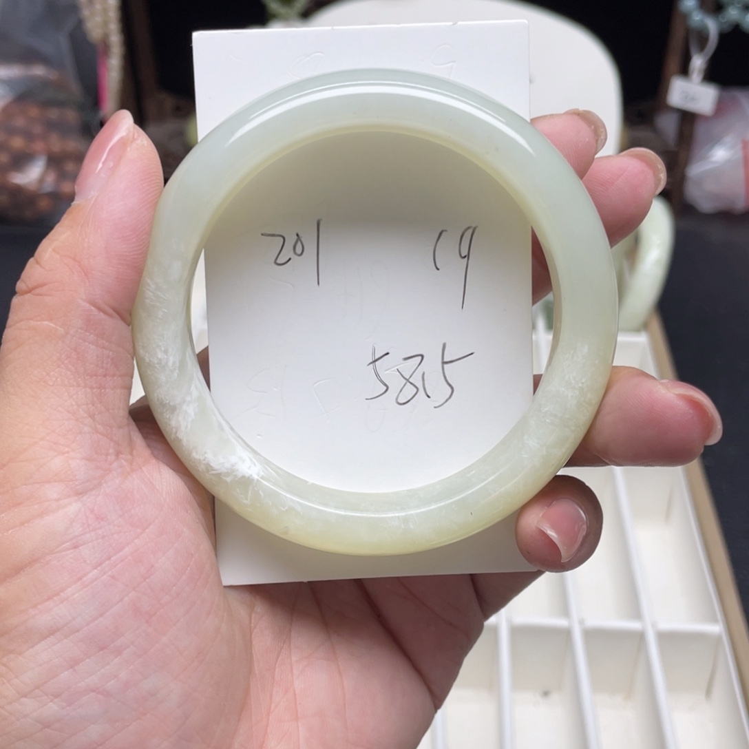 未镶嵌蛇纹石玉手镯