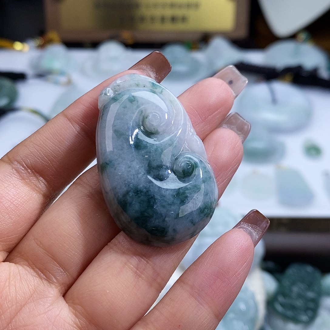 翡翠未镶嵌颈饰4502