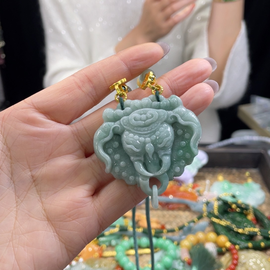 翡翠颈饰未镶嵌代编织