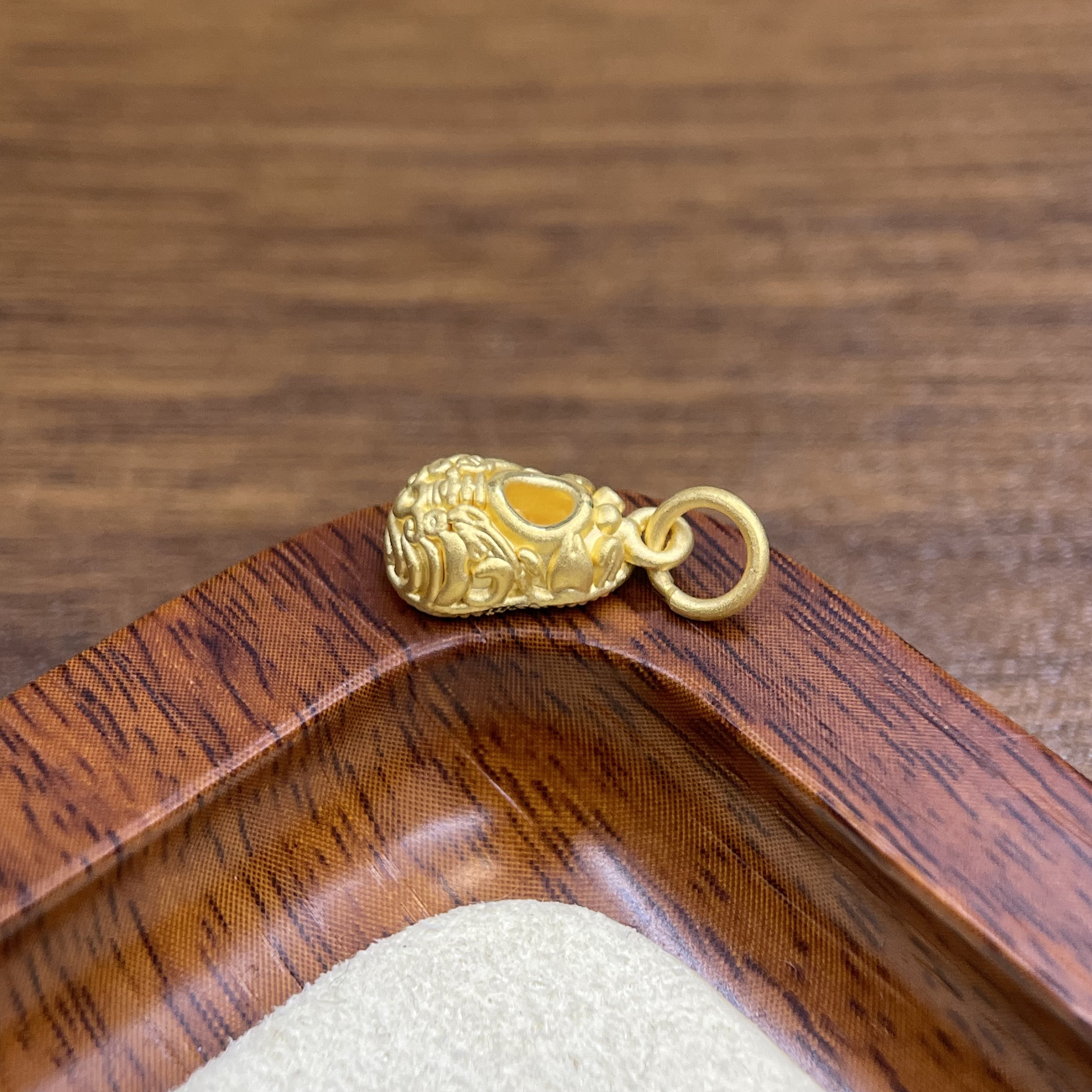 黄金足金999虎头鞋吊坠DP2441-0870