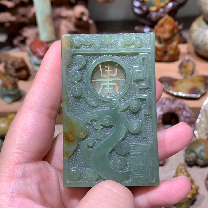 未镶嵌岫岩河磨玉（透闪石质玉）把件