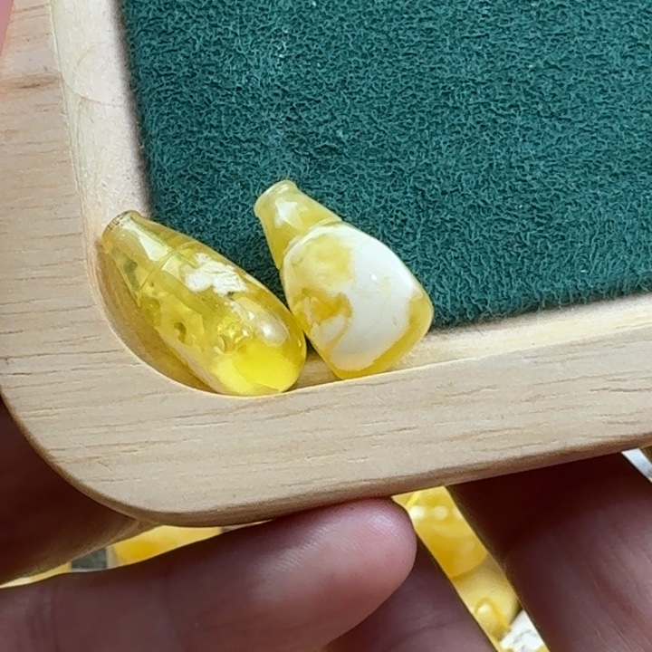 ****见未镶嵌琥珀裸石71