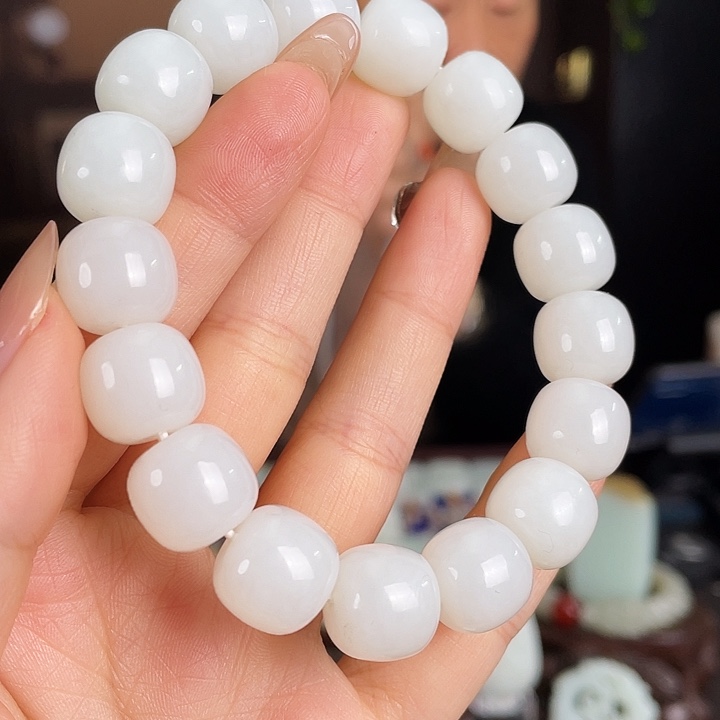 和田玉未镶嵌颈饰定制发货