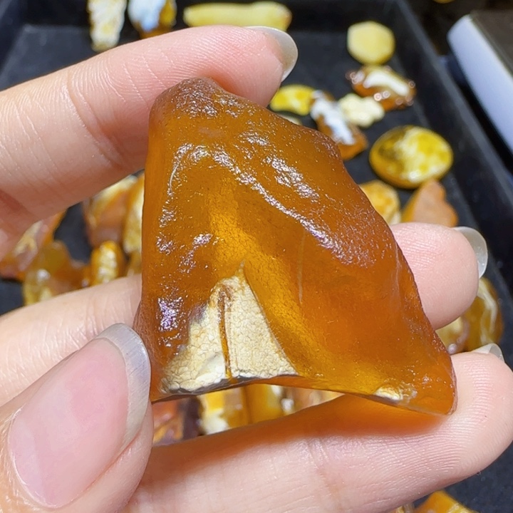 定制琥珀未镶嵌蜜蜡