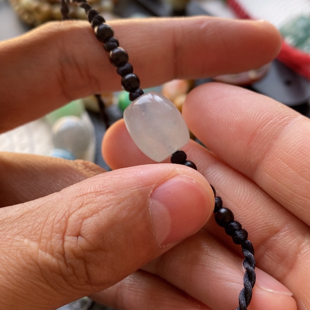 翡翠手链未镶嵌珠子