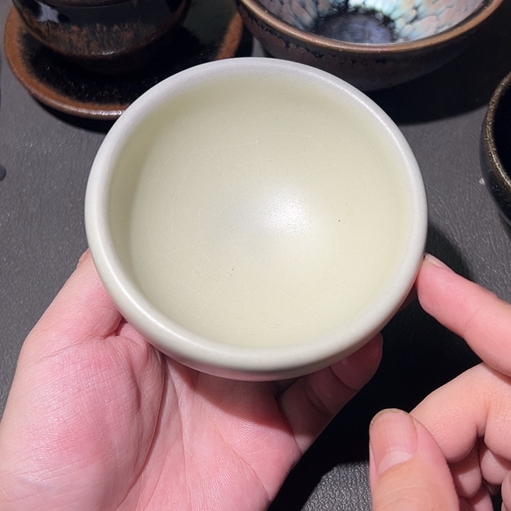 茶盏我想和她好好聊聊呢可是