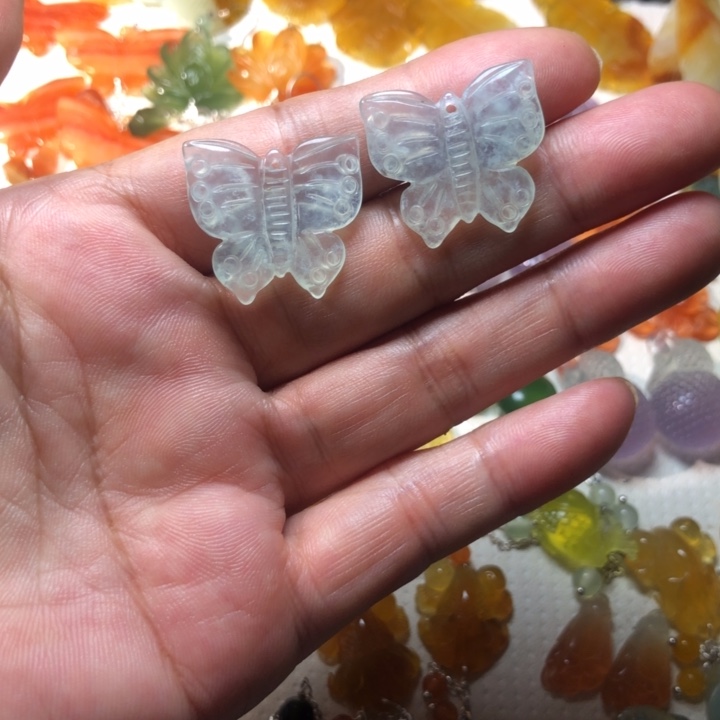 未镶嵌蛇纹石玉耳坠