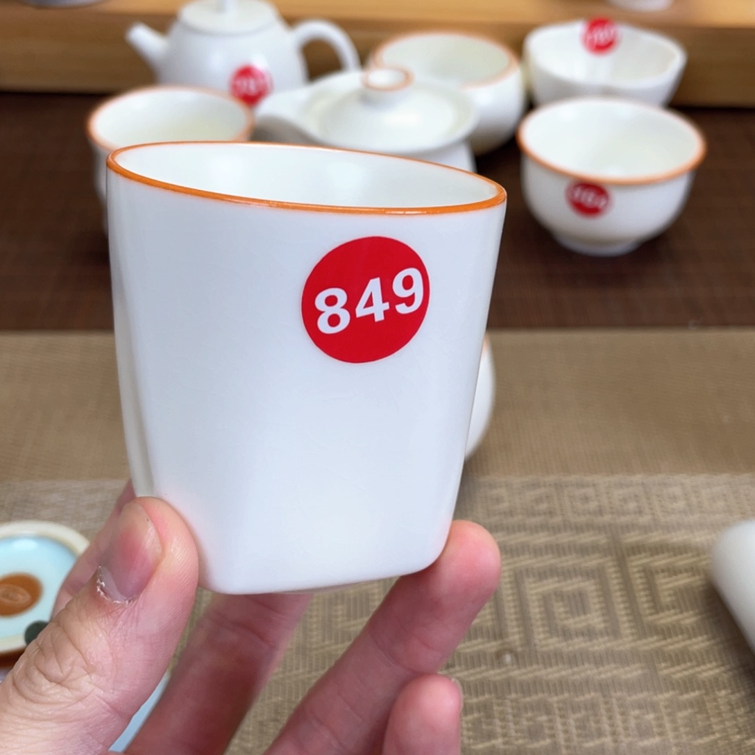 瓷片。。。。。。。。。。。。。。