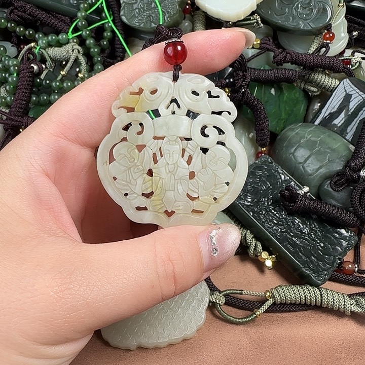 和田玉未镶嵌颈饰