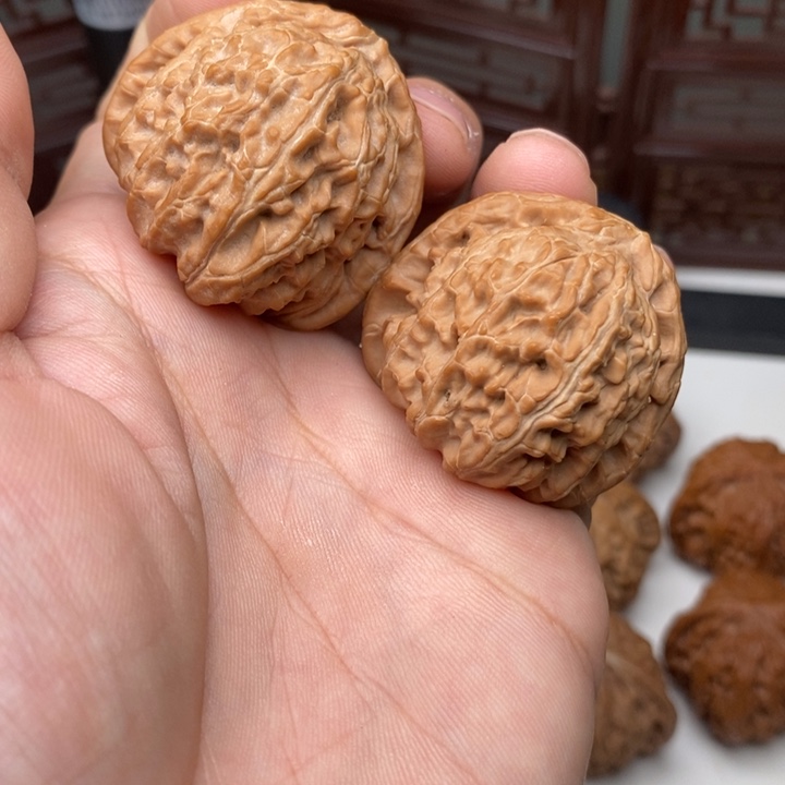 文玩核桃吊坠38三角白