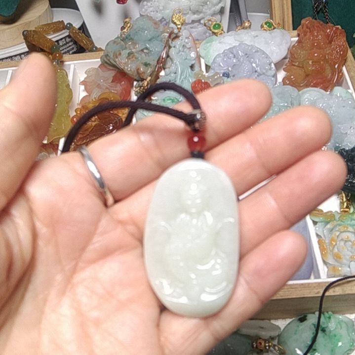 翡翠吊坠(赠链)未镶嵌