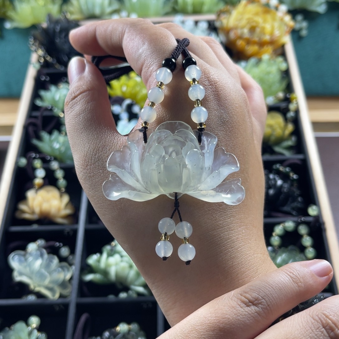合金蛇纹石玉颈饰